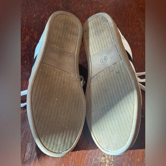 TARGET Universal Threads sneakers - size 9.5 - Picture 12 of 12